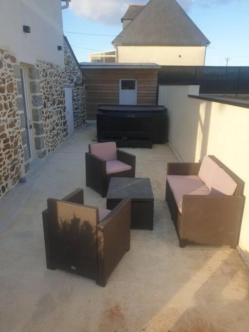 Gite Atypique Avec Jacuzzi Hillion Bagian luar foto